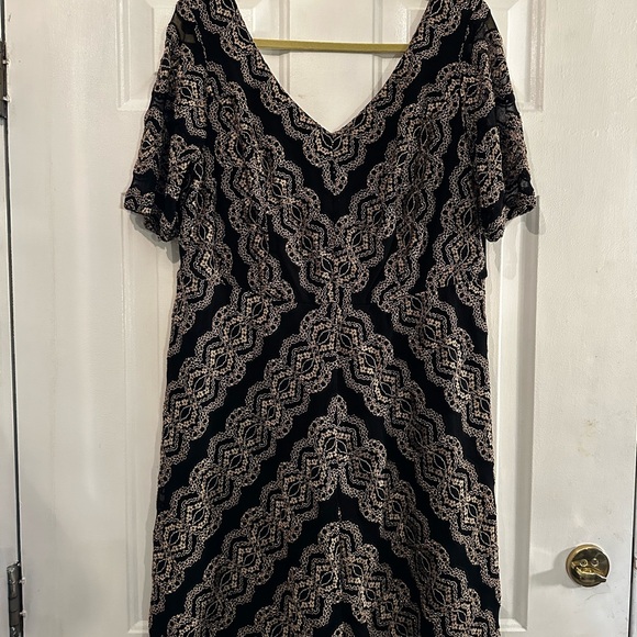 Elegant Black and Cream Lace Dress AGB 16W - Picture 1 of 6